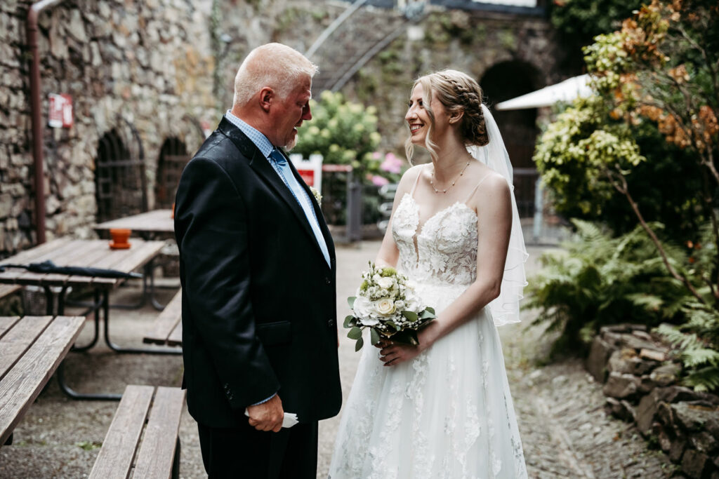 Hochzeitsfotograf Mainz Hochzeit Kelly und Hayden Burg Rheinstein Hotel Kronenschlösschen