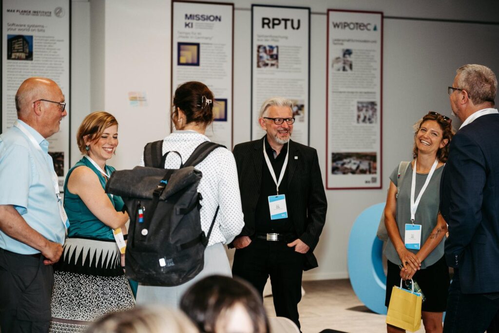 Eventfotografie - Austausch der Teilnehmer auf einer Konferenz